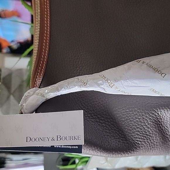 New Dooney & Bourke Paige Sac - Picture 2 of 8